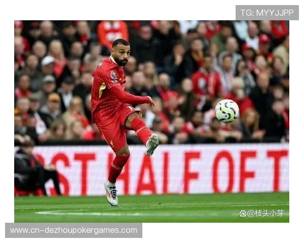 萨拉赫任意球世界波瞬间，安菲尔德球场沸腾